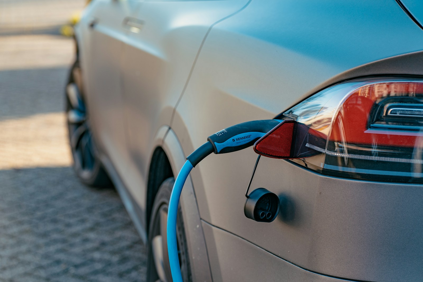 Edinburgh plugs in new ultra-rapid EV charging at Ocean Terminal